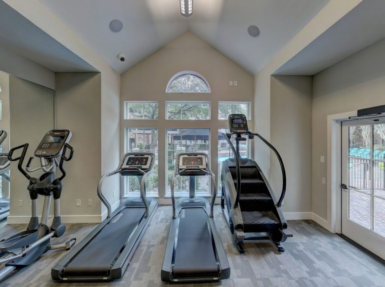 Read more about the article Creating a Smart-Home Gym: The Future of Fitness.